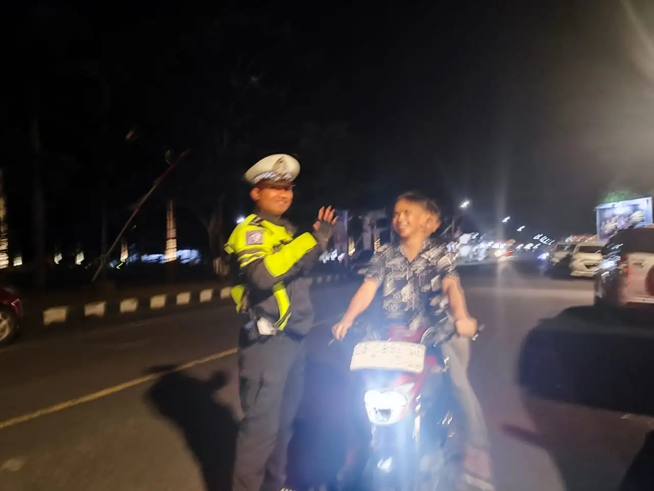 SATLANTAS POLRES MINAHASA GELAR OPERASI TERTIB LALU LINTAS, SIKAT KNALPOT BRONG DI TONDANO